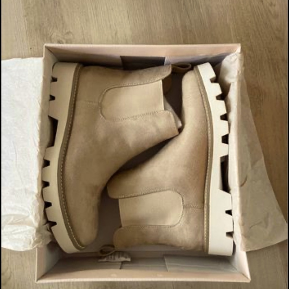 Brand new in box! Chinese Laundry Piper Suede Boots, Size 9.5